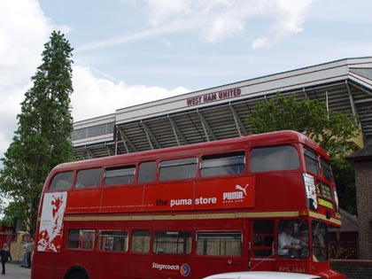 Anfahrt mit dem Bus zum Westham-Stadion