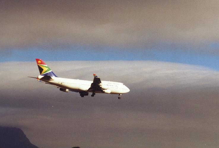Sa0-175: Boing 747 im Landeanflug auf Kapstadt Airport