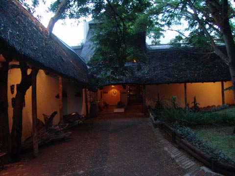 Bild117: Abend in der Chobe Safari Lodge