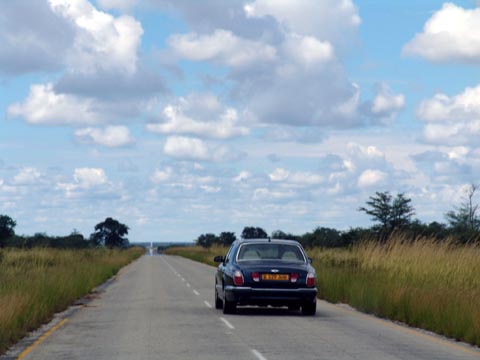Bild139: Im Bentley durch Botswana