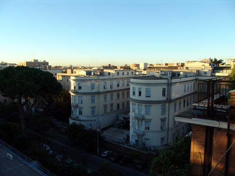 Bild01: Morgentlicher Blick ber Rom