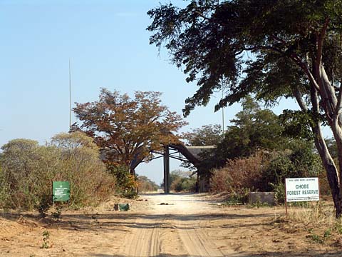 Bild103: Ghoha Gate zum Chobe NP