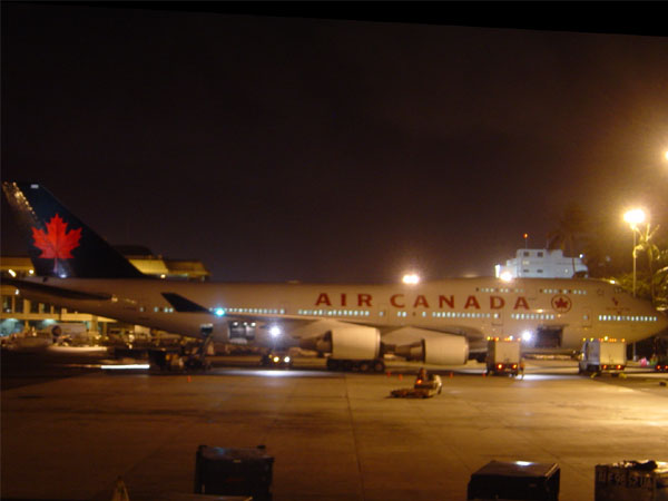 Boeing 747-446 / C-FGHZ / Team Canada 2002