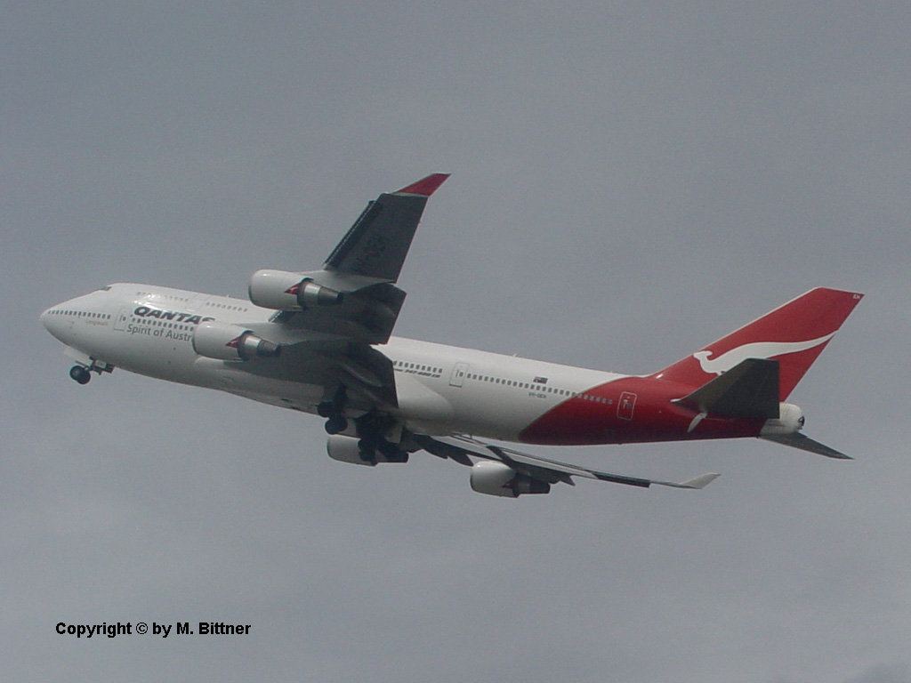 Boeing 747-438/ER / VH-OEH / Take off at Sydney