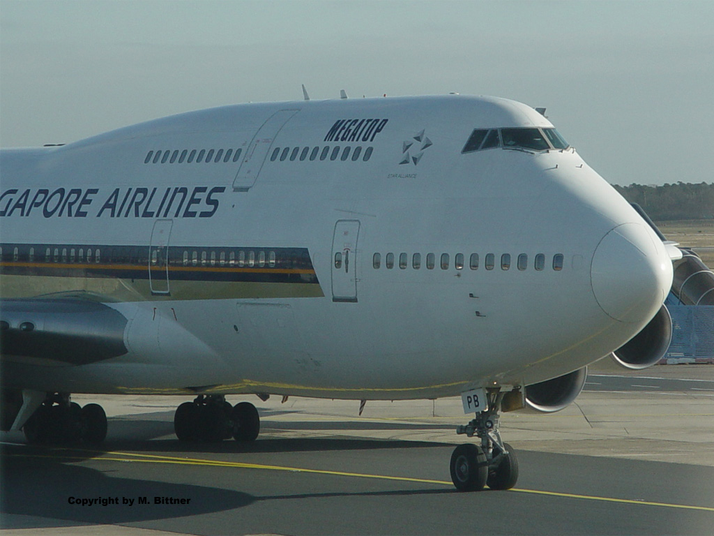 Boeing 747-412 / 9V-SPB