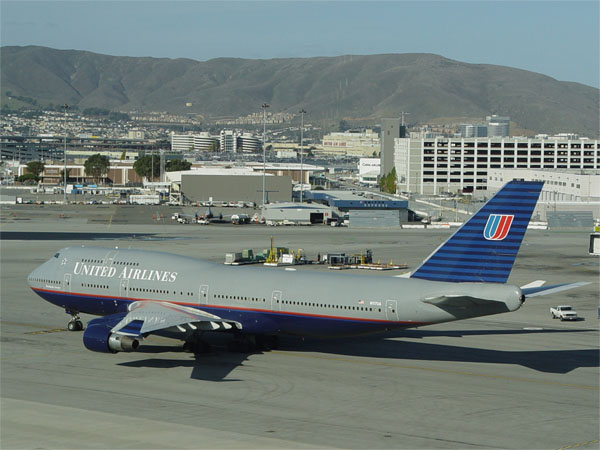 Boeing747-422 / N117UA / Take off in San Francisco