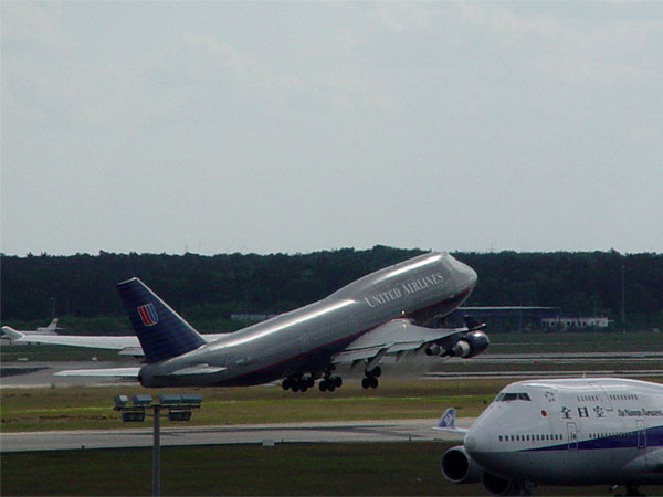 Boeing747-451 / N106UA / Take off in Frankfurt